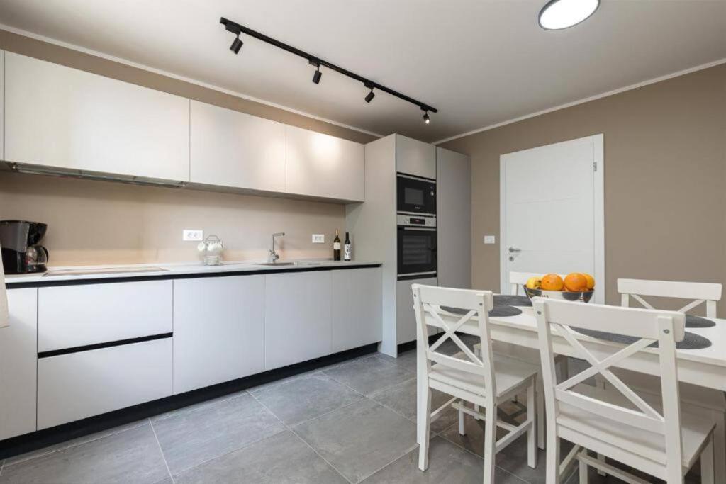 Vista Mare Apartment Пореч Экстерьер фото